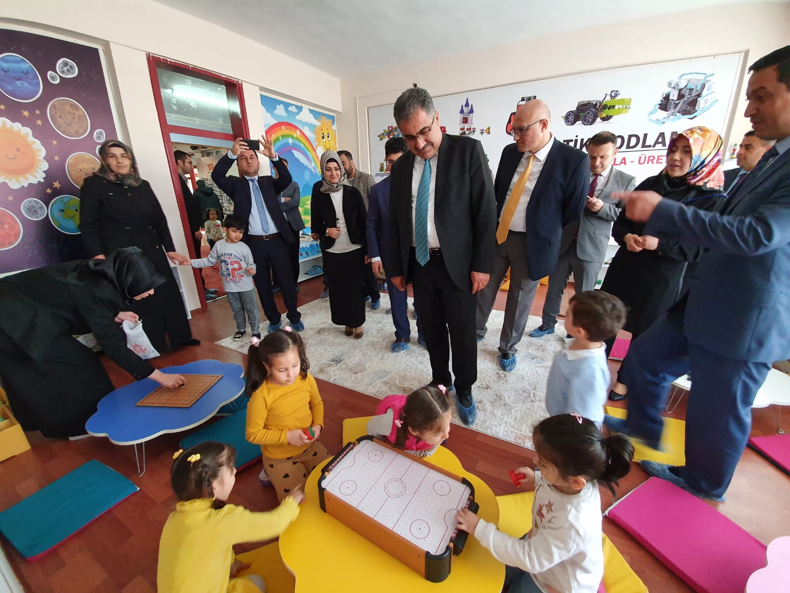 Başkan Ertaş “Gelecek Sensin” Robotik Kodlama ve Akıl Zeka Oyunları Atölyesi, açılışına katıldı.